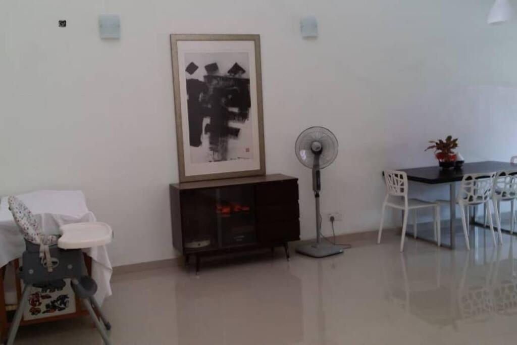Terrace House Near Stulang Laut Ciq Midvalley Ksl For 7Pax Джохор-Бару Экстерьер фото