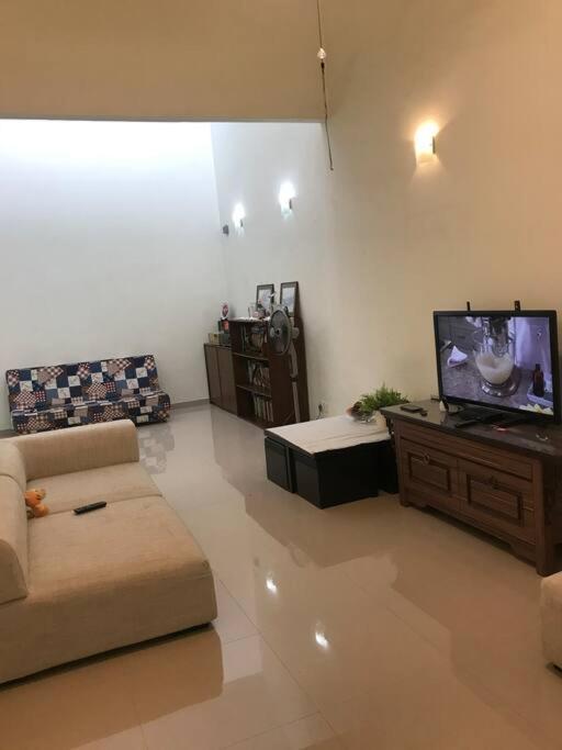 Terrace House Near Stulang Laut Ciq Midvalley Ksl For 7Pax Джохор-Бару Экстерьер фото