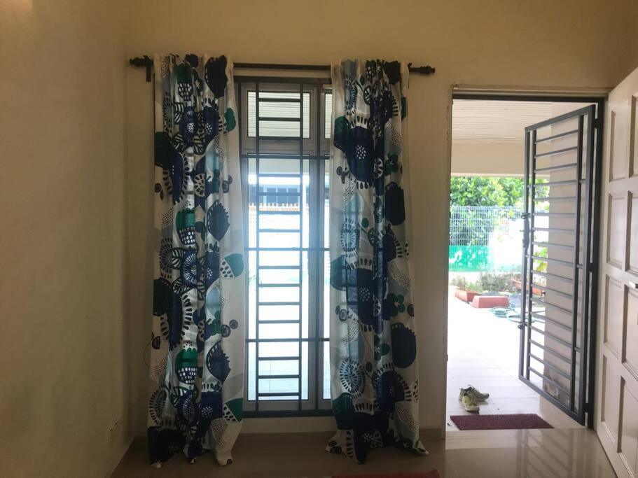 Terrace House Near Stulang Laut Ciq Midvalley Ksl For 7Pax Джохор-Бару Экстерьер фото