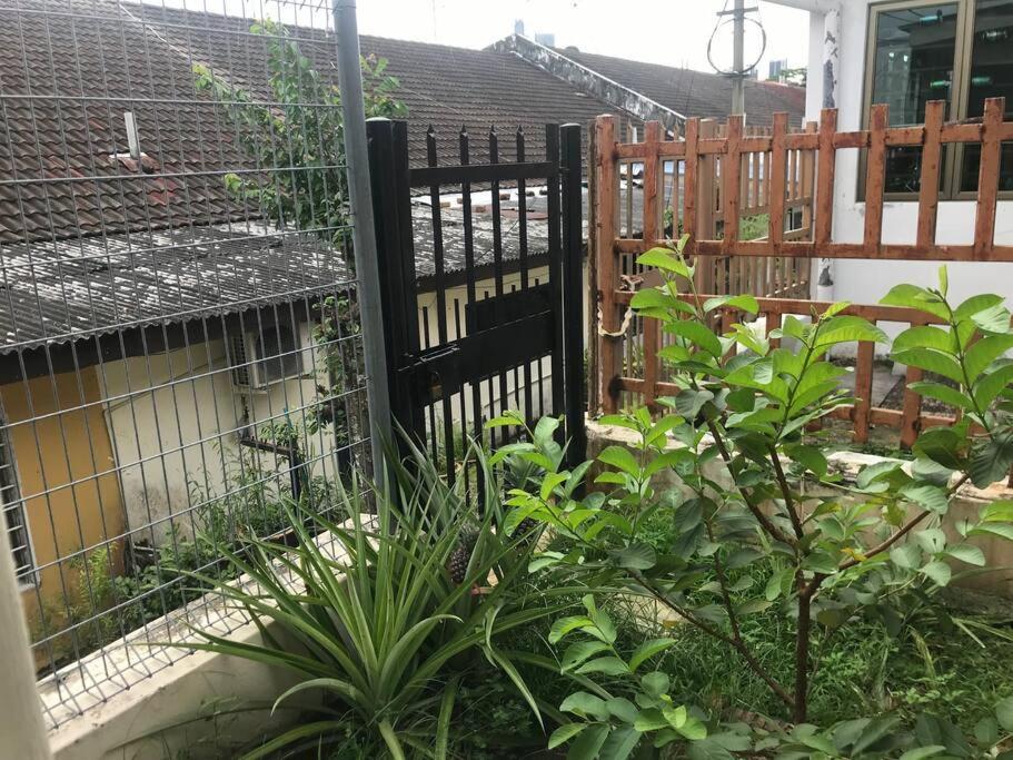 Terrace House Near Stulang Laut Ciq Midvalley Ksl For 7Pax Джохор-Бару Экстерьер фото