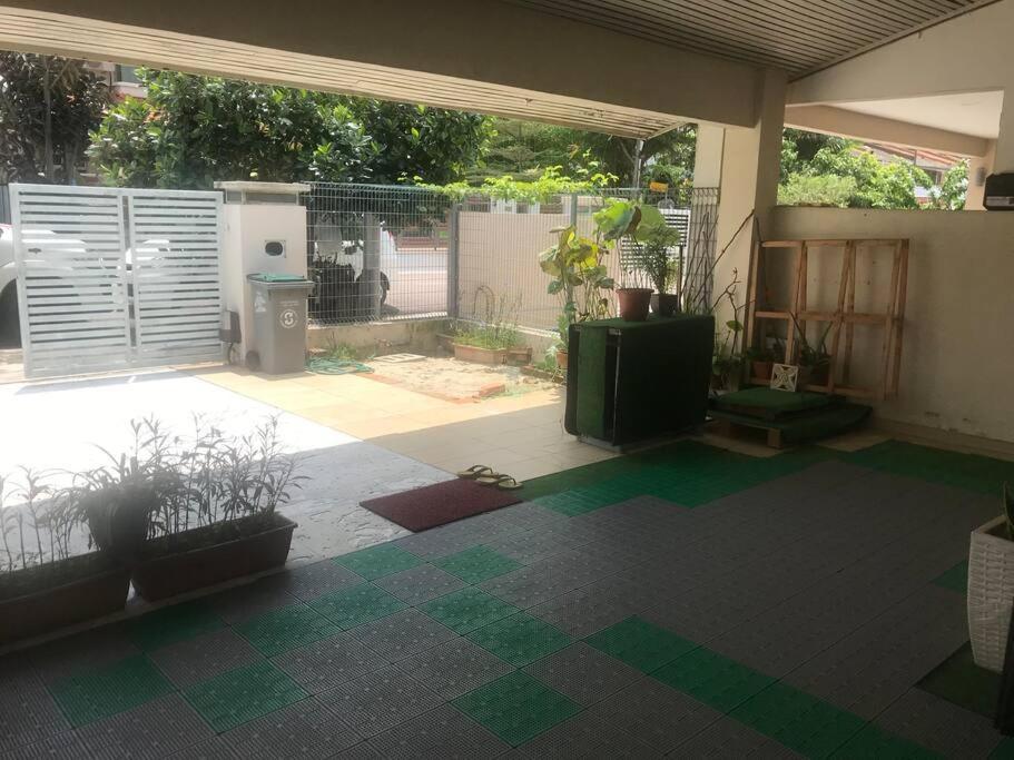 Terrace House Near Stulang Laut Ciq Midvalley Ksl For 7Pax Джохор-Бару Экстерьер фото